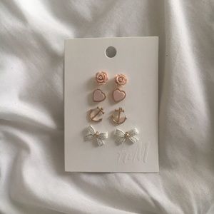 NWT ✨ Earring Set